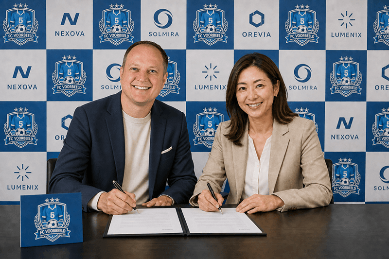 Tekenmoment: sponsor en sponsorcommissie ondertekenen het contract